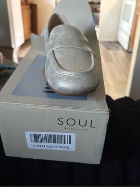 SOUL Naturalizer Women's Metallic Pewter Slip-On Loafer